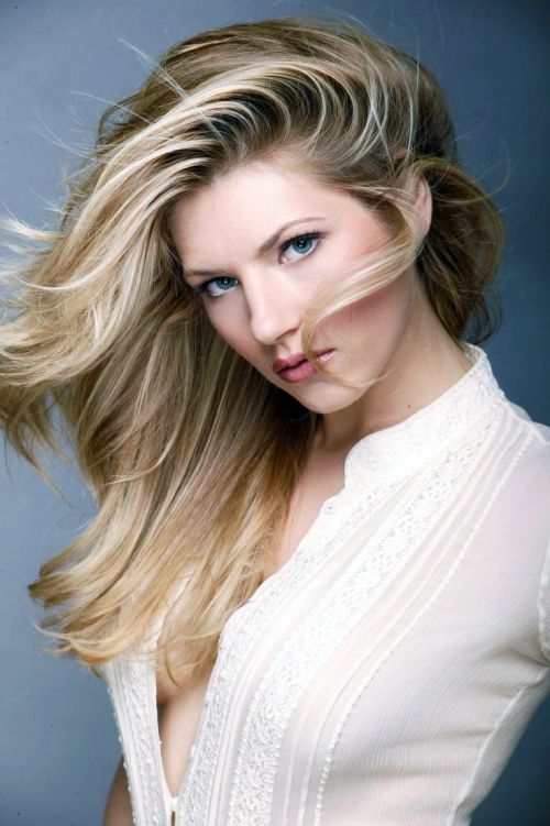 Katheryn Winnick Fotos