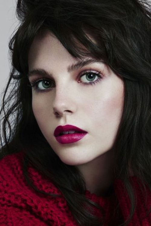 Lucy Boynton Fotos